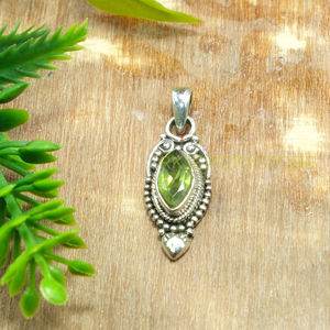 พลอยเพอริดอทสีเขียวธรรมชาติ เงินแท้ 925 งานแฮนด์เมด สไตล์วินเทจ โบโฮ จี้ห้อยคอสำหรับผู้หญิง ของขวัญวันครบรอบสำหรับทุกเพศ - Product Image 3