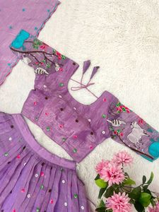 Blusa Sari de seda india de alta calidad con estilo, hermosas mangas de mariposa, ropa festiva informal brillante, fiestas de bodas para mujer - Product Image 5