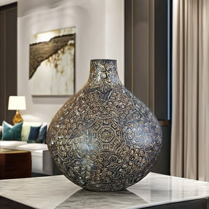 Vente en gros Vase en aluminium sculpté Design côtier classique pour salon Décoration de mariage Vase de table fait main - Product Image 6