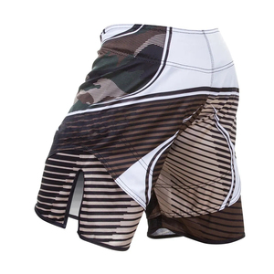 Venta al por mayor sublimación diseño personalizado mens fight shorts MMA shorts con lados divididos - Product Image 3