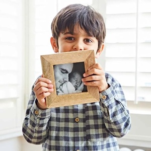 Marco de fotos de madera de mango de diseño fantástico Marco de fotos de madera hecho a mano Fabricante y exportador indio para regalos y decoración - Product Image 6