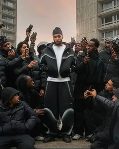 Sweat à capuche sérigraphié à manches longues vierge épaisse sweat à capuche zippé logo personnalisé - Product Image 5