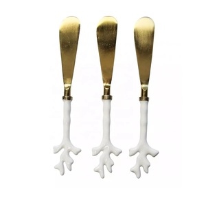 Juego de esparcidor de queso chapado en oro de acero inoxidable con asa Nuevo juego de cubiertos de metal Último juego de cubiertos de metal - Product Image 1