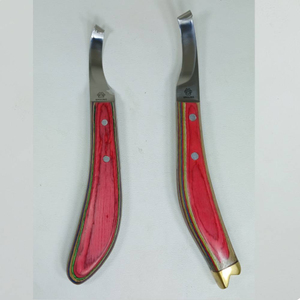 Venta superior Cuchillos de pezuña de caballo de acero inoxidable Instrumentos veterinarios reutilizables afilados con mango de madera Cuidado de pezuña - Product Image 5