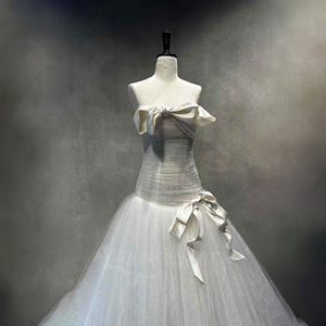 Robe de soirée longue en tulle à col bateau, élégante et moderne, avec nœud, dentelle et cristaux floraux, style A-line, pour mariage (modèle NT54) - Product Image 4