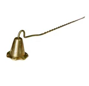 Nouveau Style Bougie En Métal Éteignoir Plaqué Or Finition Bougie Éteignoir Meilleure Qualité Chandelier Éteignoir - Product Image 3