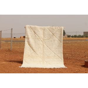 Tapis d'extérieur chic de style bohème marocain pour l'intérieur et l'extérieur avec un design élégant et élégant - Product Image 1