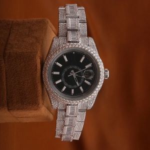 Montre-bracelet en acier inoxydable avec diamants et moissanite entièrement glacée conçue pour la montre hip hop tendance à la mode pour hommes - Product Image 1
