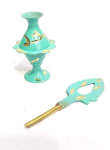 Moderno Soporte de Latón Indio para Kohl Surma Dani, Regalo Islámico para Delineador de Ojos Árabe, Soporte Decorativo para Polvo de Surma Cosmético - Product Image 3