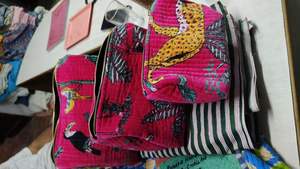 Sac fourre-tout matelassé Kantha avec motif géométrique, poignée en ruban de coton recyclé cousue à la main, pliable pour un usage quotidien et pour offrir en cadeau - Product Image 5