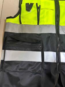 Veste réfléchissante haute visibilité avec logo personnalisé, gilet de sécurité jaune de haute qualité avec tissu antibactérien certifié CE/UE pour une utilisation estivale - Product Image 4
