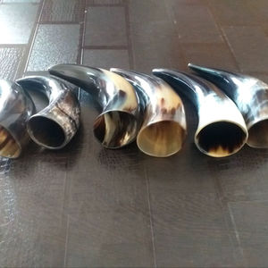 Corne à boire naturelle Viking de haute qualité polie écologique en corne de buffle Design animal - Product Image 1