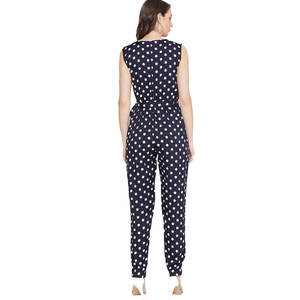 Costume de pull de couleur unie pour femmes fabriqué en usine avec un matériau respirant et réglable Costumes de pull pour femmes de style personnalisé Oem Service dernier cri - Product Image 5