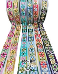 Bordado floral hecho a medida en seis formas multicolores en diseños de flores étnicas para diversos fines en tamaño de 1 pulgada de ancho. - Product Image 3