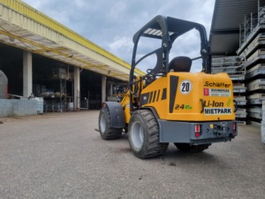 Schaffer HOWO รถแบ็คโฮไฟฟ้า24E โหลดเดอร์พร้อมการรับประกัน1ปีปั๊มประสิทธิภาพสูงและตัวควบคุมพีแอลซีเกียร์ - Product Image 2