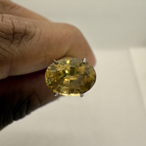 แหวนพลอยเพทายสีเหลืองทรงรี น้ำหนัก 3.26 กะรัต คุณภาพสูง แท้ 100% จาก Nalin Gem International LK Origin - Product Image 6