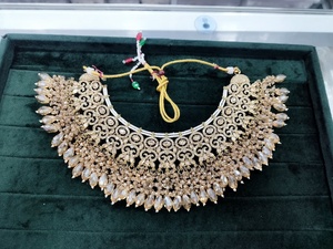 Juego de collar y pendientes étnicos chapados en oro con perlas para bodas, fiestas, incluye anillo, regalo de uso nupcial perfecto - Product Image 4