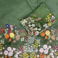 Belle broderie lourde florale la plus vendue des tissus de fils à broder multicolores pour la fabrication de robes pour femmes indiennes