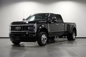 Ford F-450 Super Duty Platinum Crew Cab LB AWD 2024 - Product Image 2
