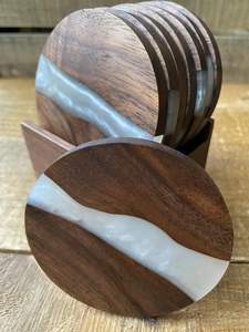 Ensemble de dessous-de-verre en bois d'olivier unique avec résine époxy bleue, fait à la main, carré, protection de table, résistant à la chaleur, articles de cuisine en gros - Product Image 5