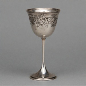 PureVessel Divine Grace Orné Métal Vin Calice Traditionnel Finition Antique Gobelet pour Rituels Religieux et Autels d'Église - Product Image 6