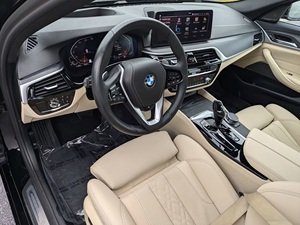 BMW 530i xDrive 2023, Tracción en las Cuatro Ruedas, 1-4 Cilindros, Automático, Sedán/Sedán de 5 Asientos - Product Image 4