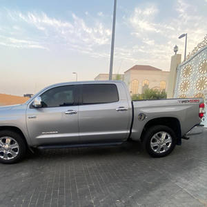 Camion AWD essence d'occasion YOTA TUNDRA LHD 2017 avec sièges intérieurs en cuir légers Régulateur de vitesse ACC Direction vers la gauche - Product Image 4