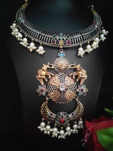 Parure Collier et Boucles d'Oreilles Éléphant Bicolore en Perles de Luxe, Qualité Supérieure, Laiton Tendance, Accessoire de Fête, Mariage, Fiançailles, Anniversaire - Product Image 2