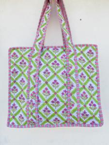 Bolsa de Mano Acolchada con Estampado Vintage Hecho a Mano |   Cierre de Cremallera de Algodón Ecológico |   Bolso Tote Sostenible Hecho a Mano para Verano/Invierno/Primavera - Product Image 2