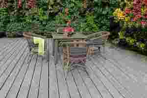 Ensemble de table basse d'extérieur haut de gamme avec cadre en rotin et verre trempé - Product Image 2