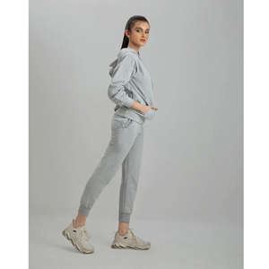 Conjunto Deportivo de Dos Piezas con Capucha Personalizado para Mujer, Informal, Corto, de Invierno, Tejido Transpirable, Venta al por Mayor para Pakistán - Product Image 2