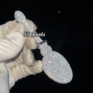 Colgante de Lujo Chamchi Spoon con Diamantes Cultivados en Laboratorio, Estilo Hip Hop Personalizado, Plata de Ley con Baño de Rodio, Bling, 40g, de Moda - Product Image 1