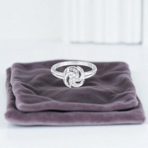 Juego de puntas de diamante de corte redondo de moissanita de 0,10 quilates de quilates en anillo floral de lujo de plata para ella - Product Image 6