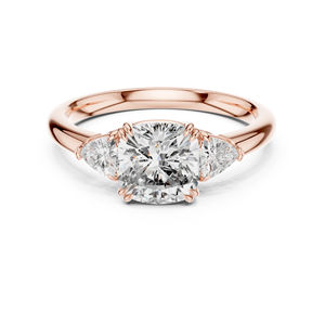 Bague en or rose 14 carats avec diamant de laboratoire trillion et coussin pour femmes |   Nouveau diamant cultivé - Product Image 1
