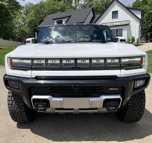 รถกระบะ GMC Hummer EV รุ่นปี 2023 รุ่นที่ 1 สีขาว รถกระบะไฟฟ้า ยาง R20 ไฟหน้า LED เกียร์อัตโนมัติ - Product Image 1