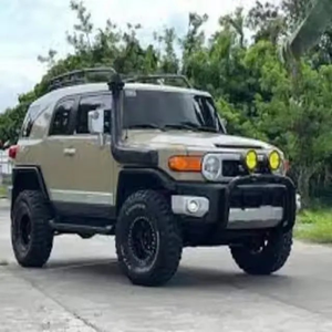 FJ Cruiser Usado en Buen Estado a Precio de Mayoreo, Bajo Kilometraje, Sin Problemas Mecánicos, Listo para Conducir - Product Image 2