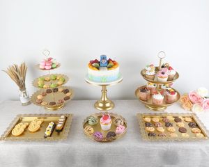 Support à gâteau en métal écologique d'inspiration patrimoniale pour mariages et restaurants, présentation classique de thèmes traditionnels - Product Image 1