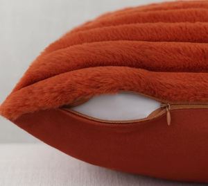 Pallene Cozy Cotton Faux Fur Felpa Unisex Party Throw Pillow Covers Cojines decorativos suaves - Product Image 2