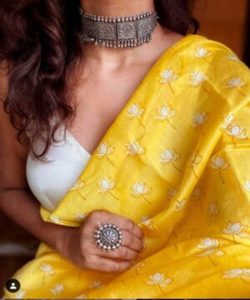 Saris de gasa de Bollywood a precio barato en línea, brindando glamour y estilo inspirados en celebridades de Bollywood - Product Image 2