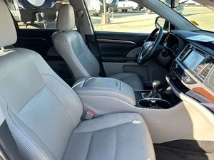 Voiture d'occasion de qualité abordable, Toyota Highlander 2015, conduite à gauche - Product Image 4