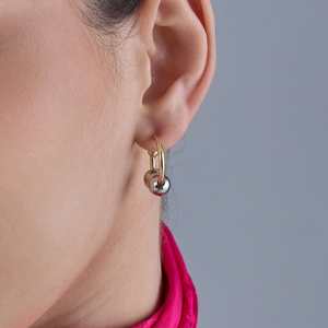 Boucles d'oreilles créoles tendance en forme de boule 184070, fabriquées en alliage de zinc durable - Product Image 2