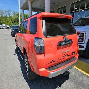 Toyota 4 Runner d'occasion Assez utilisé Frais et propre sans accident Conduite à gauche à droite Meilleur prix à vendre - Product Image 1