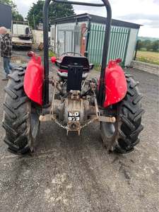 Tractor de Ruedas Massey Ferguson MF 35 4WD con Motor de 160 CV de Potencia Nominal - Product Image 2