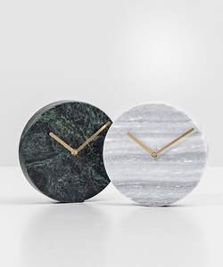 Horloge murale en quartz rose avec aiguilles dorées, élégante horloge en cristal naturel pour la décoration de la maison et le design d'intérieur moderne - Product Image 2