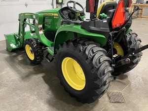 Mini tractor compacto usado y nuevo Johnn Deerr 3038E Tractor y cargador compactos de la mejor calidad a la venta - Product Image 5