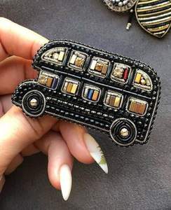 Charme et porte-clés élégant et fantaisiste avec broderie de perles en forme de papillon multicolore, de haute qualité, fait à la main, tendance et magnifique - Product Image 4