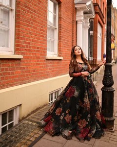 Look riche couleur noire Pure Organza soie imprimé fleuri Lehnga Choli avec Dupatta Wedding Wear meilleur prix pour les femmes ethniques - Product Image 4