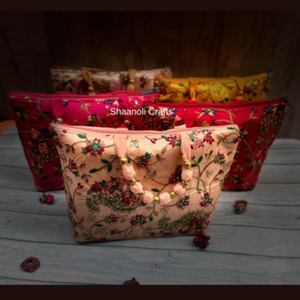 Bolsos de trabajo con parche Meenakari hechos a mano indios bordados Gotta Patti bolsos de trabajo para fiesta de boda y recuerdo de devolución - Product Image 4