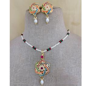 Ensemble de collier Jadau plaqué or de qualité supérieure avec boucles d'oreilles pour mariage et collection de vêtements de fête pour femmes - Product Image 2
