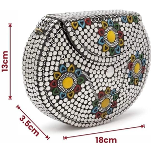 Pochette en laiton moderne faite à la main avec une forme géométrique Conçue sur mesure pour les cadeaux d'entreprise Bridel - Product Image 4